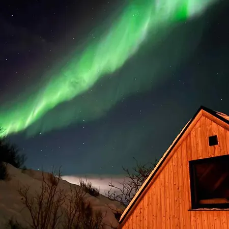 Semesterbostad Skårvågen Oceanfront *