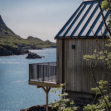 Skårvågen Oceanfront