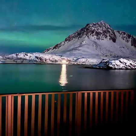 Skårvågen Oceanfront *